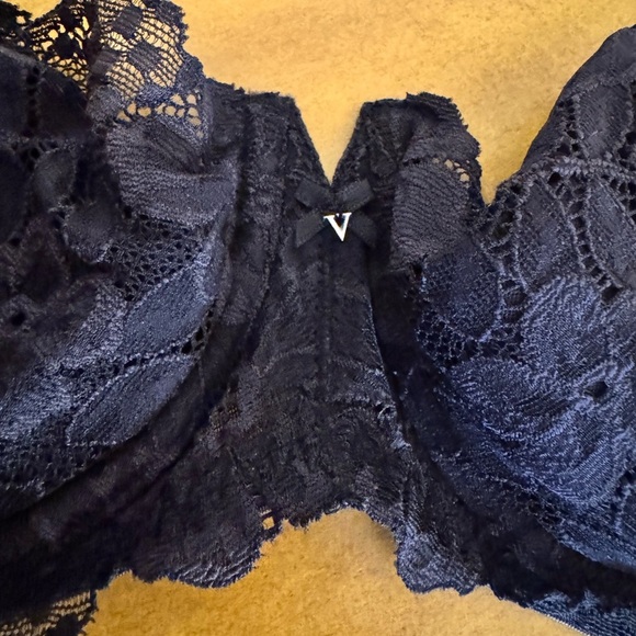 Victoria's Secret Black Lace Bra,Panties, Thigh High Nylons Intimates Collection - Picture 7 of 8